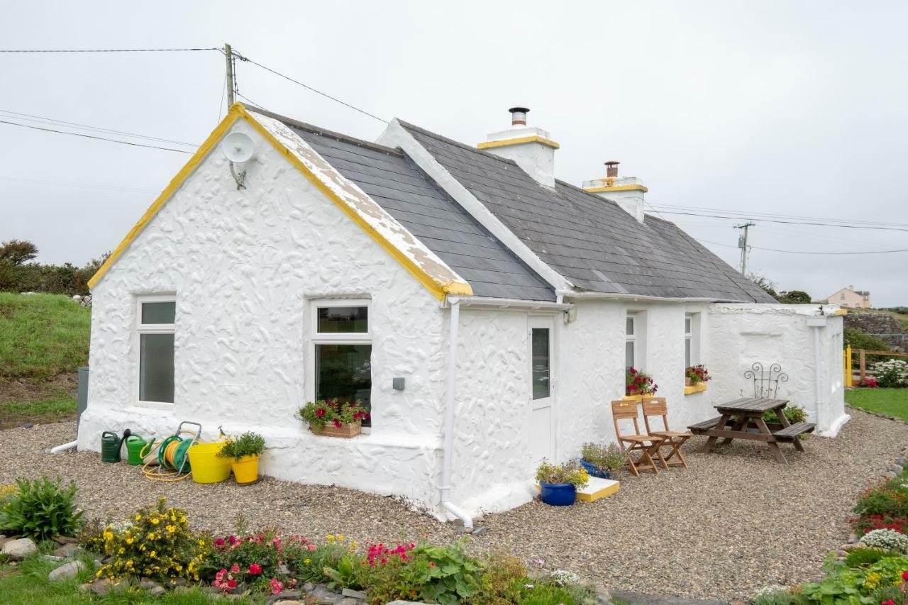 Yellow Cottage, Doolin Knockfin Cross Roads 외부 사진