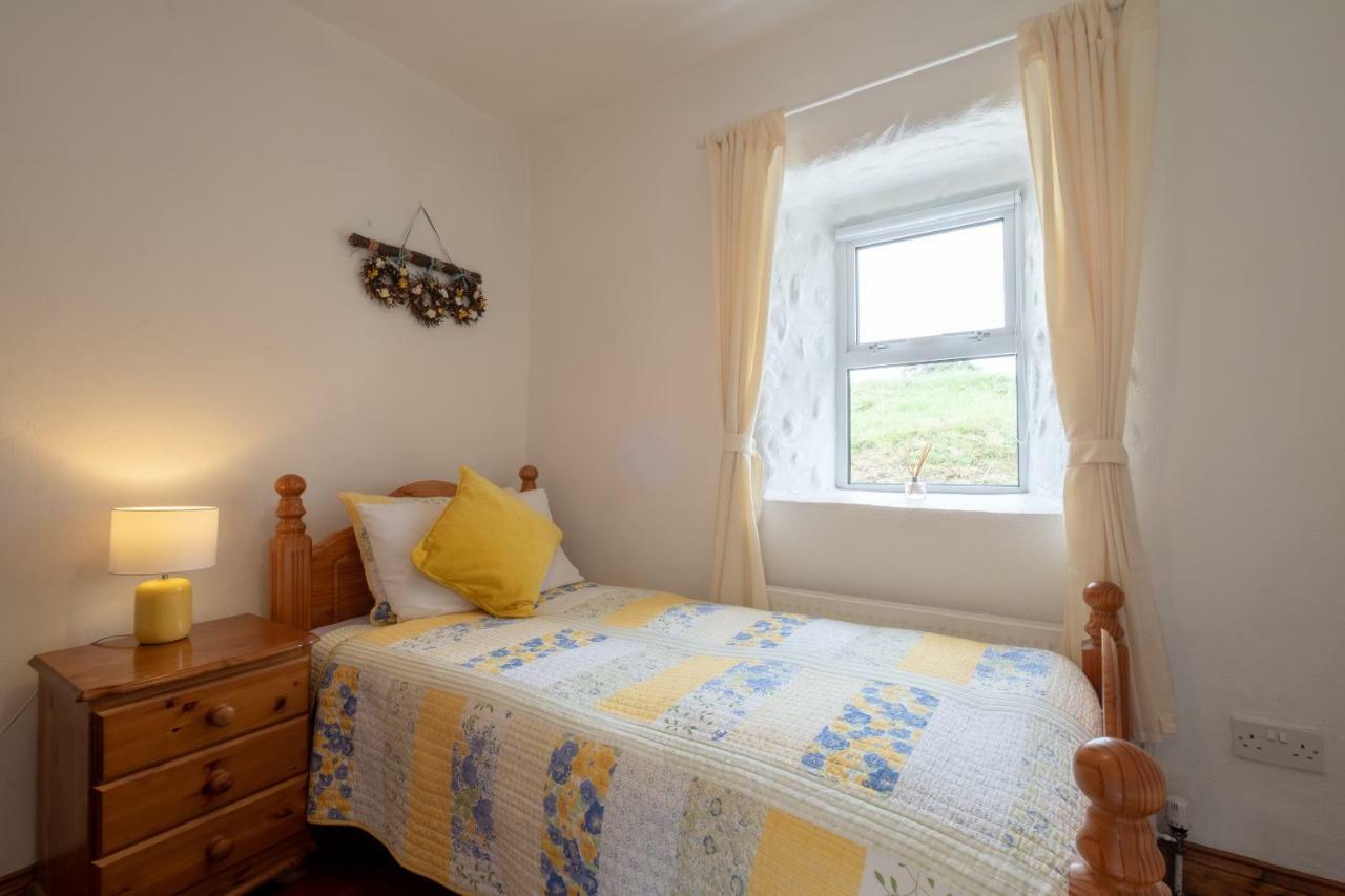 Yellow Cottage, Doolin Knockfin Cross Roads 외부 사진